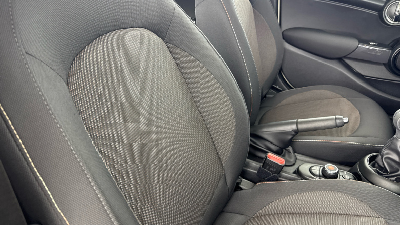 MINI Hatchback 1.5 Cooper Classic II 5dr Petrol Hatchback